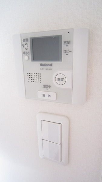 セキュリティ　モニター付きインターホン