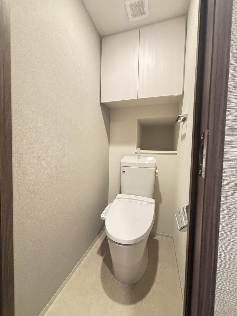 トイレ　同間取り別部屋の写真です