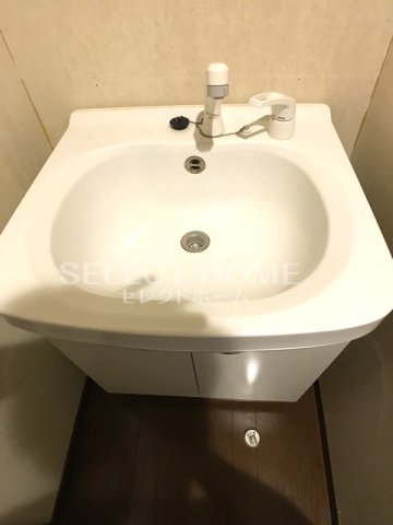 洗面設備　使いやすい独立洗面台です