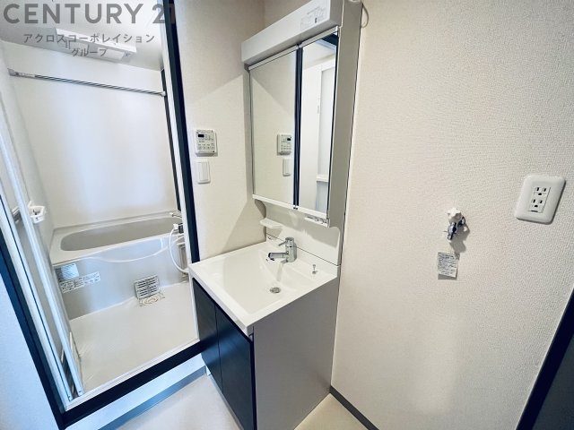 洗面設備　洗面所内に洗濯機置き場あり！