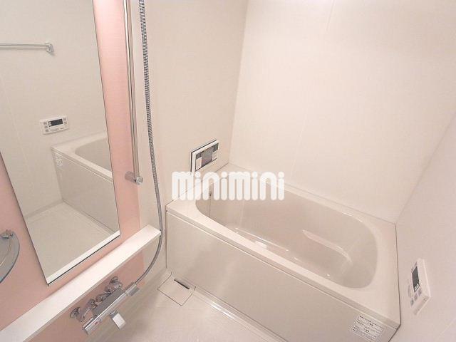 バス・シャワールーム　追い焚き付きで快適ですよ