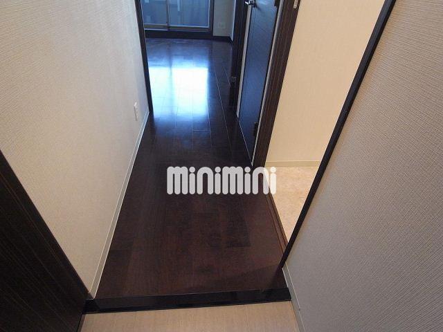 玄関　玄関を開ければ、落ち着きのある空間がお出迎え。