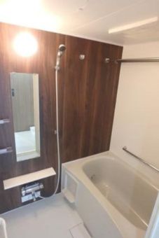 バス・シャワールーム　写真は同タイプ住居です。