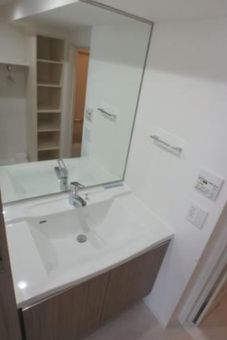洗面設備　写真は同タイプ住居です。
