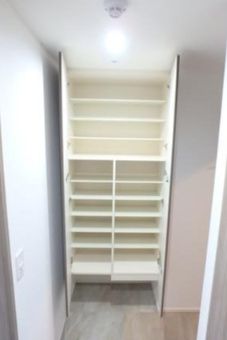 収納　写真は同タイプ住居です。