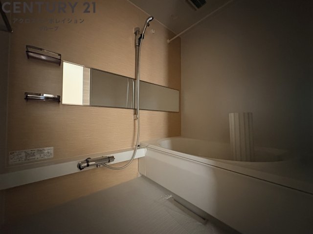 バス・シャワールーム　浴室乾燥機付きで便利です！