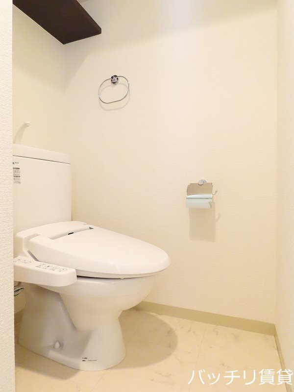 トイレ　※同マンション別部屋写真の為、現状優先。