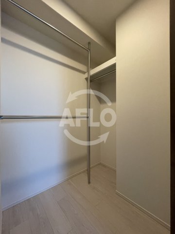 収納　プレミストタワー靭本町　ウォークインクローゼット