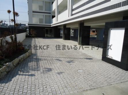 エントランス　ゆとりのあるエントランスです