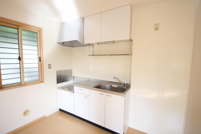 キッチン　別部屋参考写真です