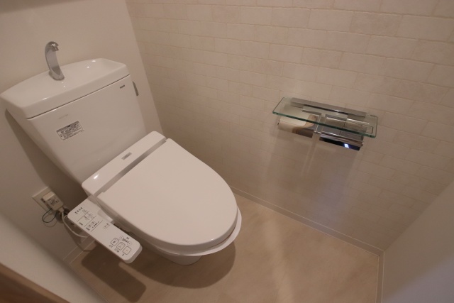 トイレ　※別室の参考写真の為、現況優先です。