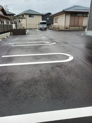 駐車場　駐車場に車を止められます