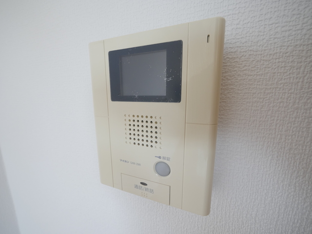セキュリティ　★モニター付インターホンで防犯面も安心です★