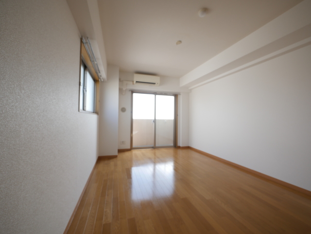 居室・リビング　★日当たりのいいリビングです★