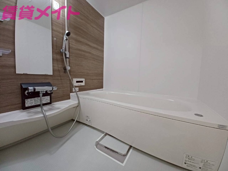 バス・シャワールーム　同型参考写真