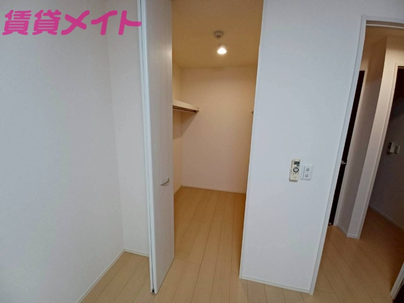 収納　同型参考写真