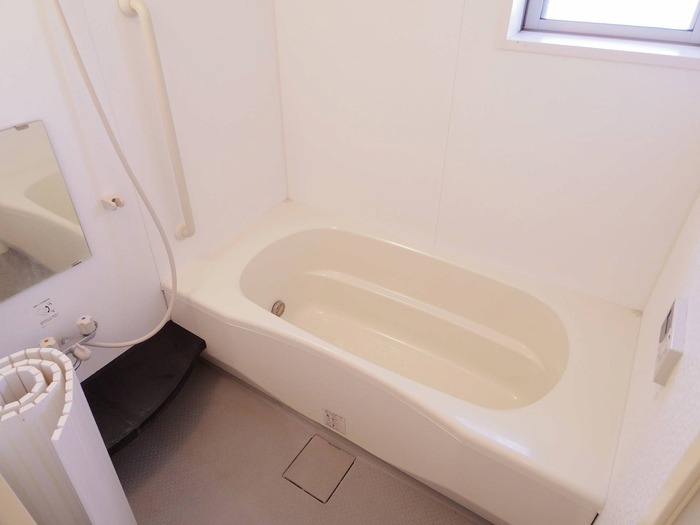 バス・シャワールーム　1坪タイプユニットバス（小窓付）