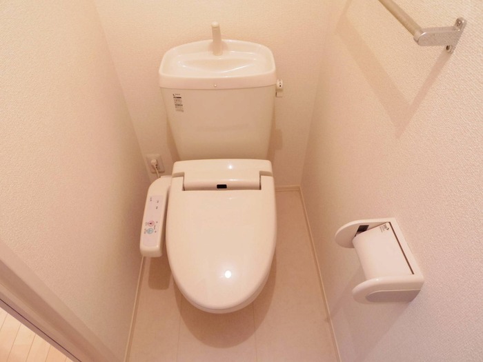 トイレ　温水洗浄暖房便座