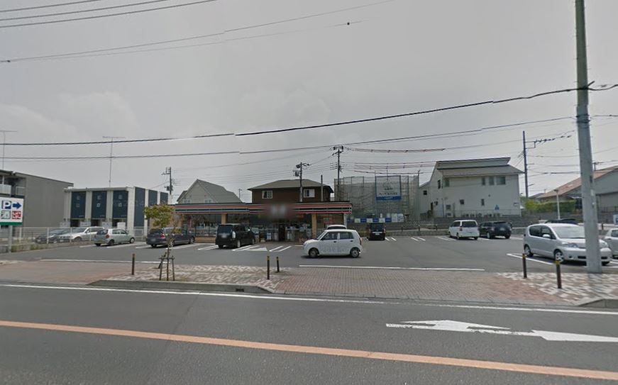 コンビニ　セブンイレブン花園店（コンビニ）まで104m
