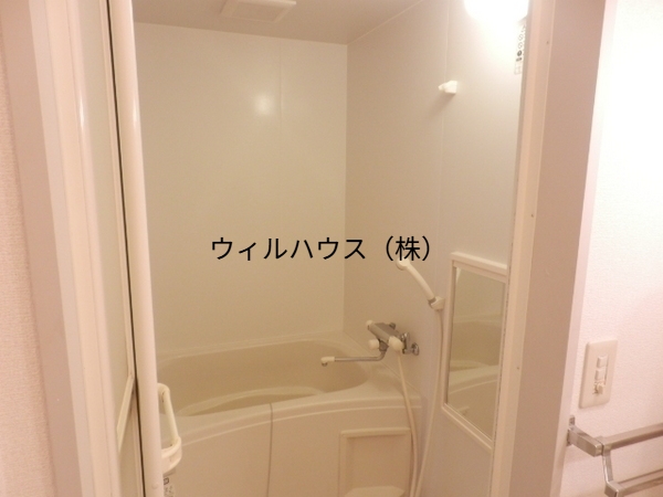 バス・シャワールーム　浴室鏡付き