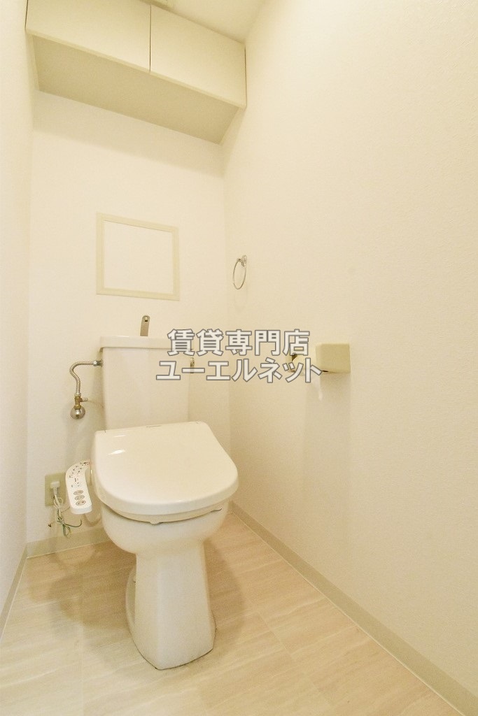 トイレ　温水洗浄便座付き