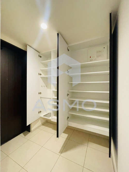 玄関　※同物件　別間取り　参考写真