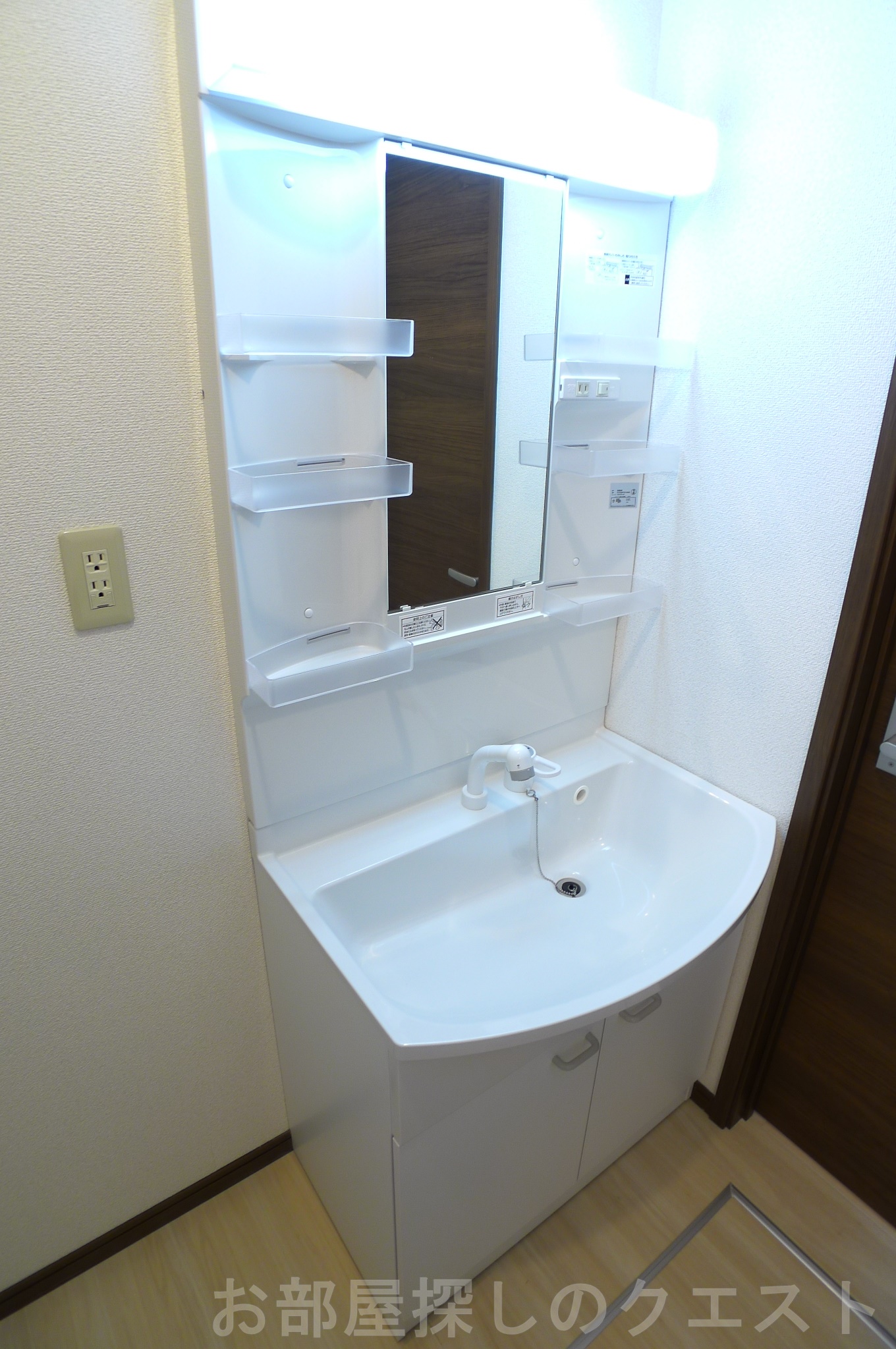 洗面設備　（写真は同タイプ）