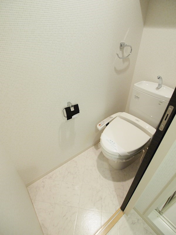 トイレ　ウォシュレット付きのトイレです。