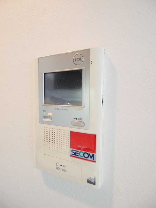 セキュリティ　TVモニタ付きのインターフォン。