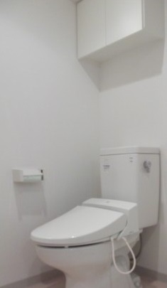 トイレ　温水洗浄便座付きトイレ