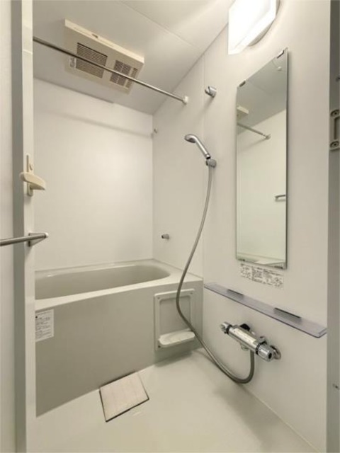 バス・シャワールーム　※反転タイプの写真を使用しています。