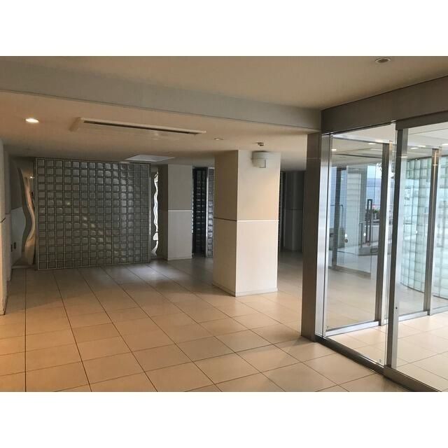 ロビー　落ち着いたロビーです