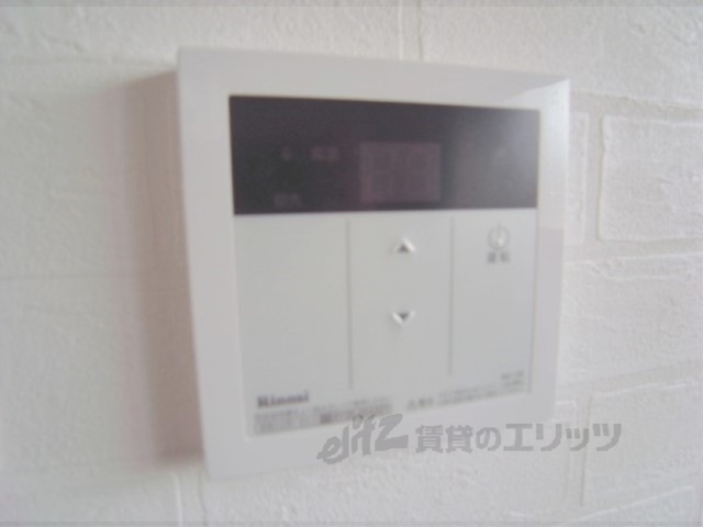 その他設備　給湯器リモコン