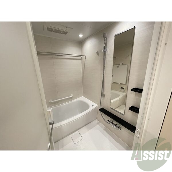 バス・シャワールーム　お風呂になります。一日の疲れを癒してくださいね。