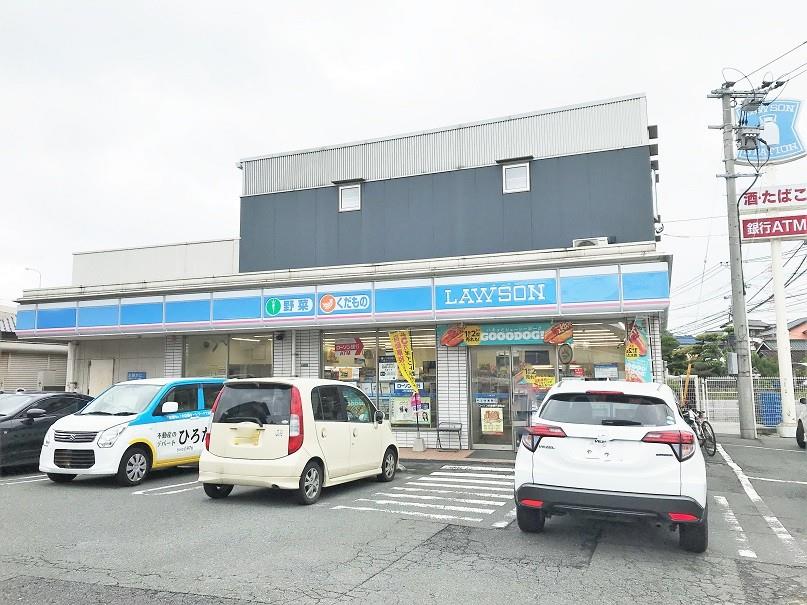 コンビニ　ローソン小倉横代東町店（コンビニ）まで290m