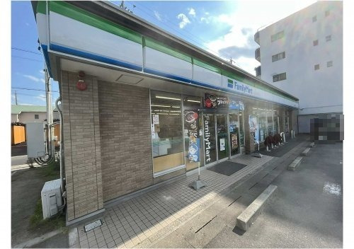 コンビニ　ファミリーマート名東延珠町店（コンビニ）まで419m