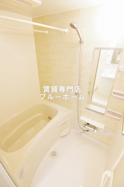 バス・シャワールーム　追炊き・浴室乾燥機能付き！