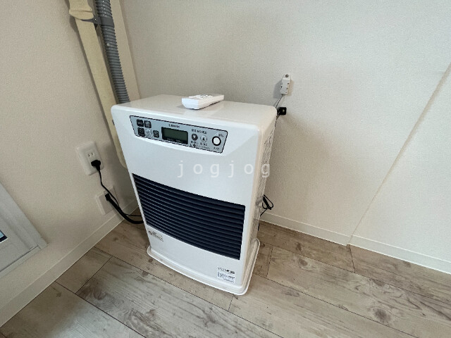 その他設備　灯油ＦＦ式ストーブ