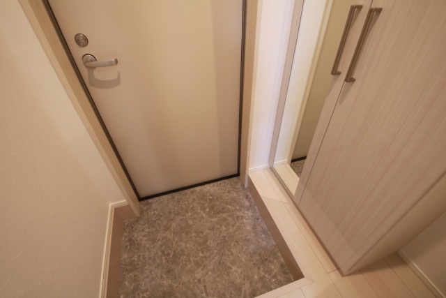 玄関　※別室の参考写真の為、現況優先です。