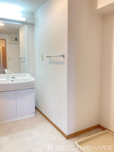 洗面設備　※写真は別部屋参考写真です。実際の色や配置が異なる場合があり