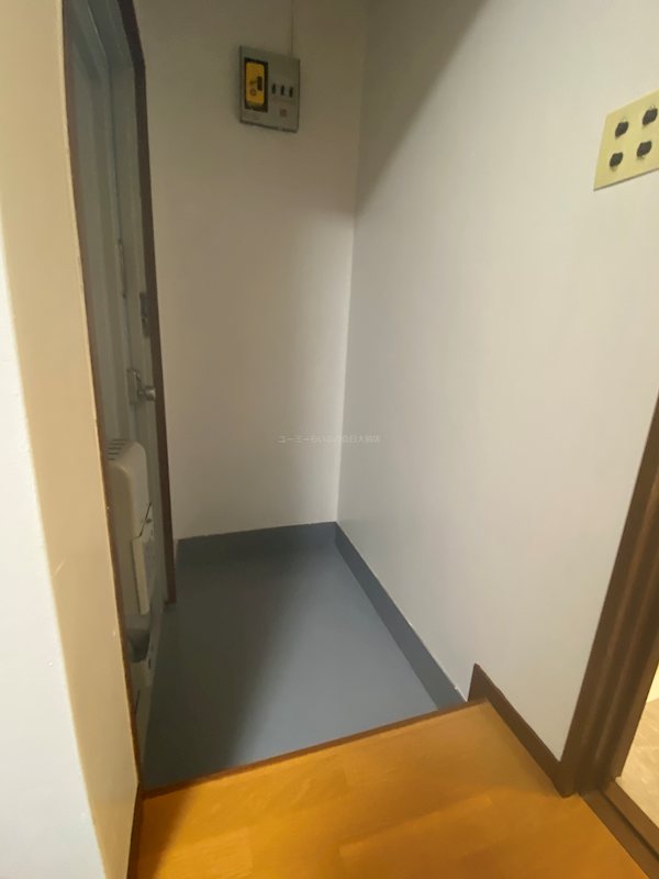 玄関　※別部屋参考写真