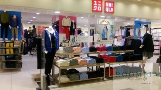 ショッピングセンター　ユニクロアトレ亀戸店（ショッピングセンター）まで740m