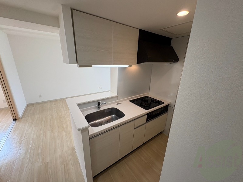 キッチン　調理スペースが確保されていて使いやすそうな印象でした。