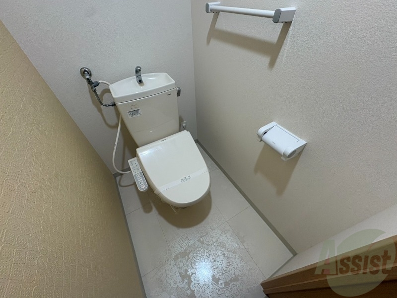 トイレ　こちらはトイレです。清潔感があり、安心して使用できます。