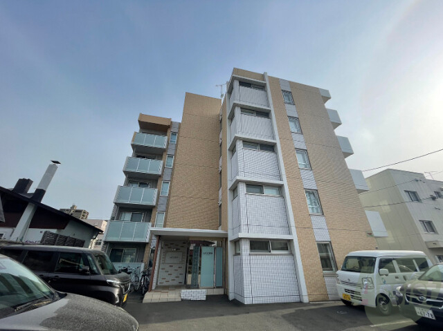 建物外観　札幌市中央区南十六条西「ＬａＣｏｌｉｎａ」