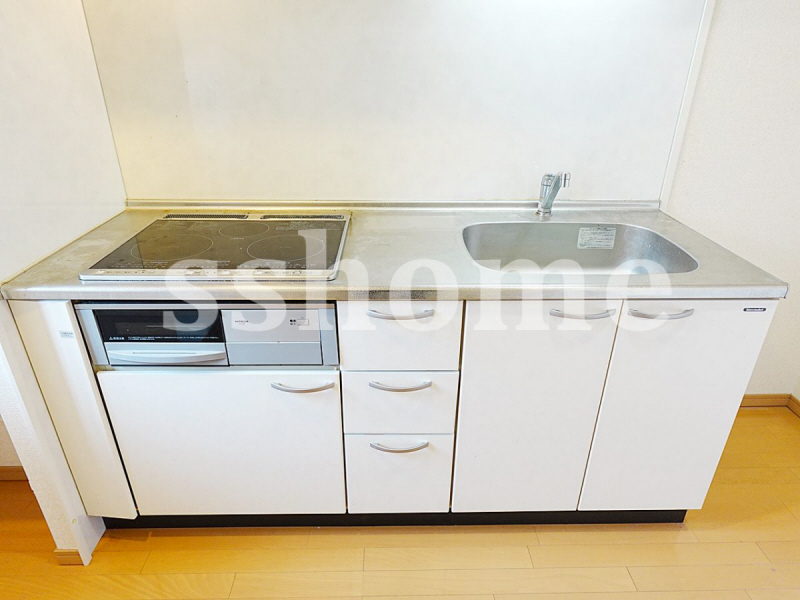 キッチン　IH3口コンロ