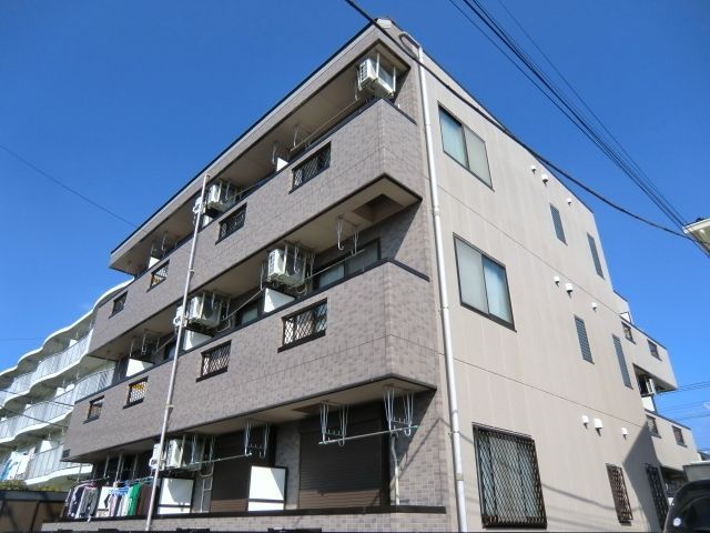 建物外観　駅徒歩6分のマンション
