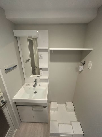 洗面設備　コンパクトで使いやすい洗面所