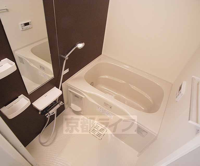 バス・シャワールーム　シックな色合いでオシャレ・