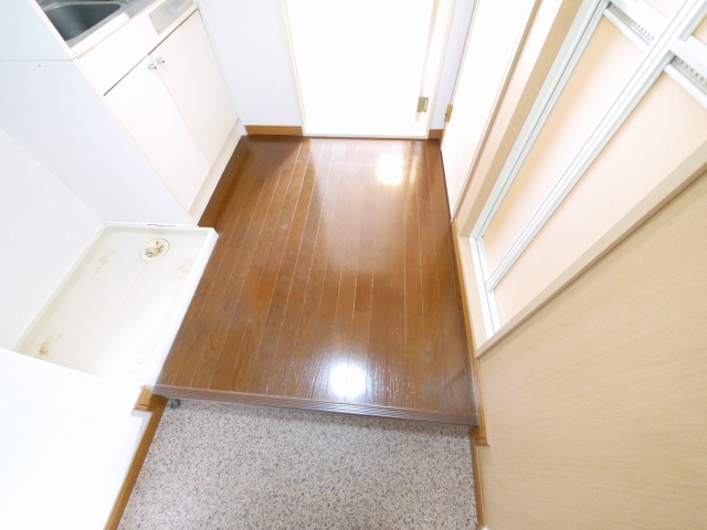 玄関　収納もある玄関です